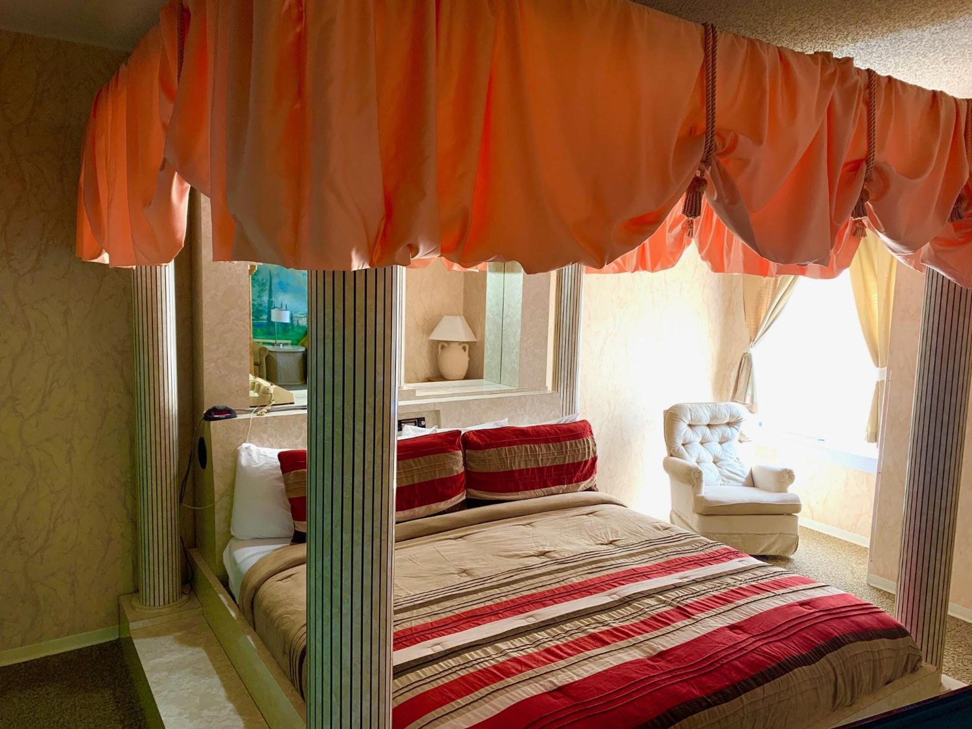 Don Q Hotel 2*