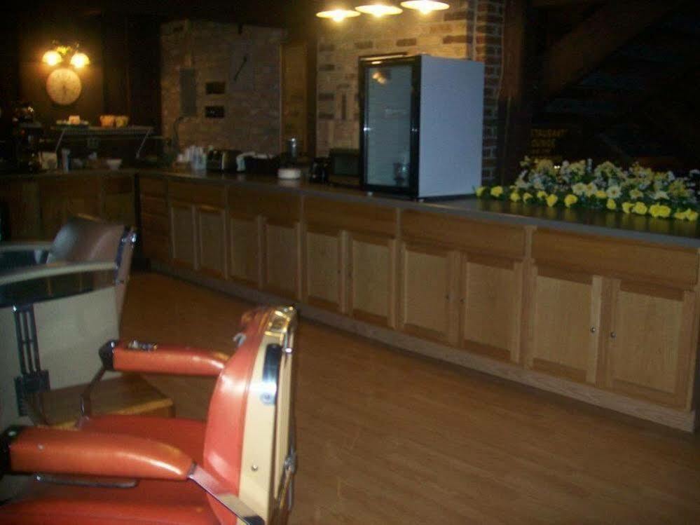 Don Q Hotel Dodgeville